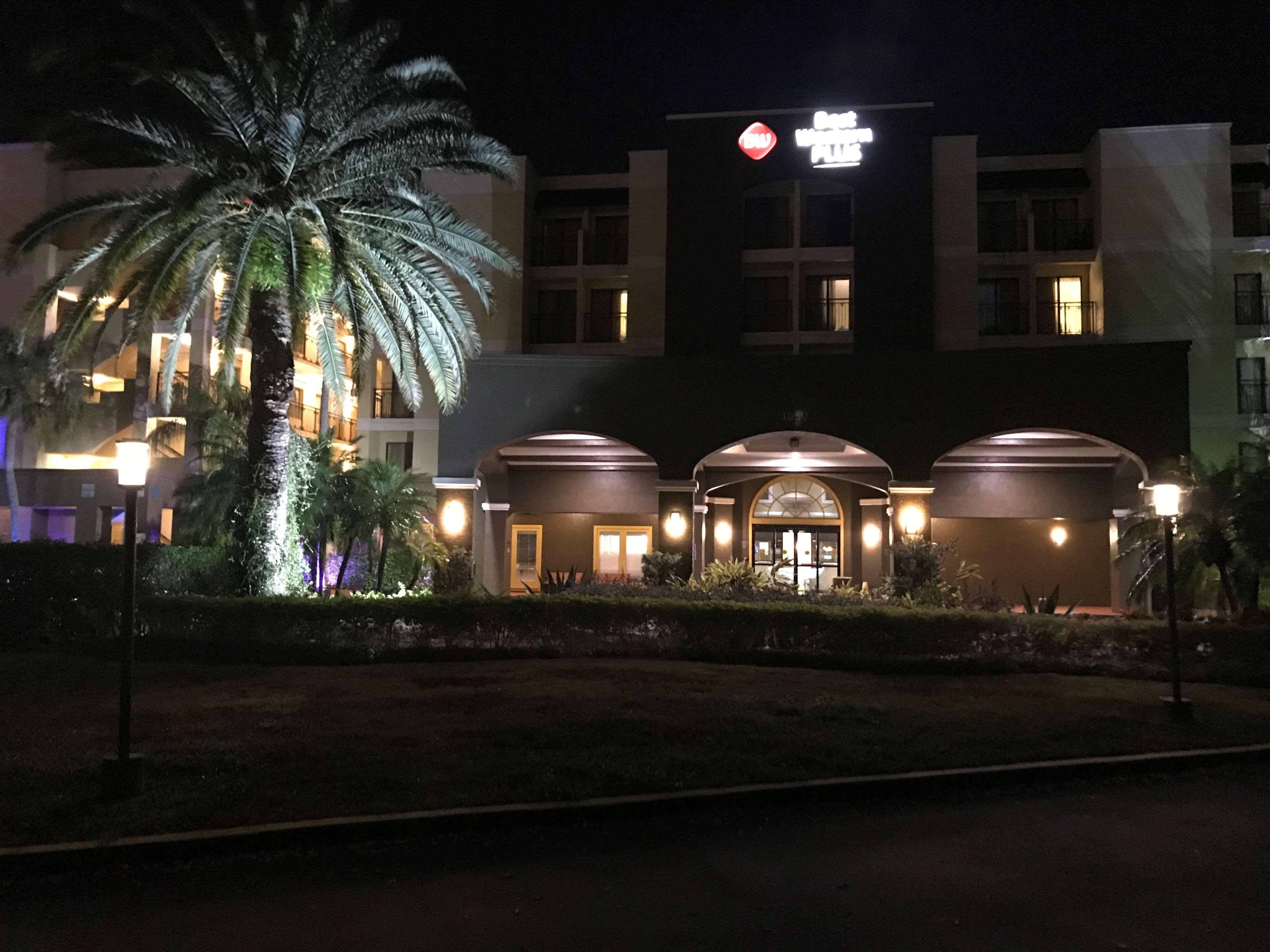Best Western Plus Deerfield Beach Hotel & Suites Екстер'єр фото